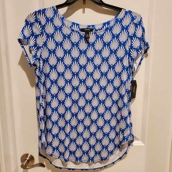 Alfani Tops - 5/25 ❤ NWT Alfani blue short sleeve top M